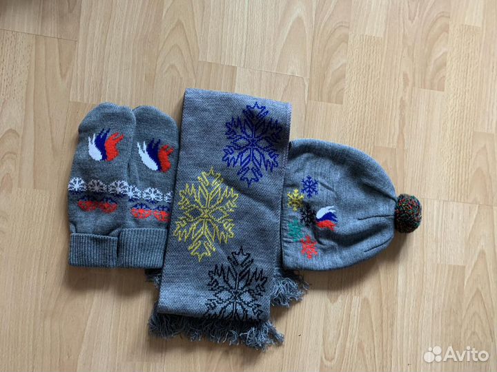 Детский комплект (шапка, шарф и варежки) новые