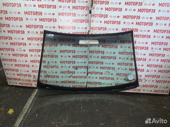 Лобовое стекло Volkswagen Passat B5.5 универсал