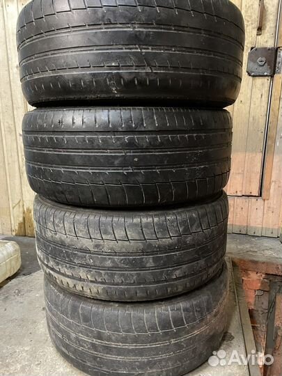 Triangle Sports TH201 235/35 R19