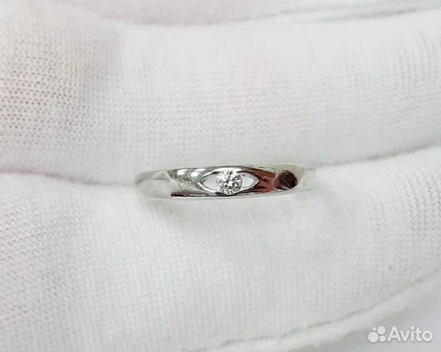 Золотое кольцо с камнем 16,5р