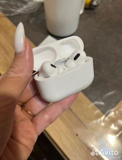 Беспроводные наушники Apple