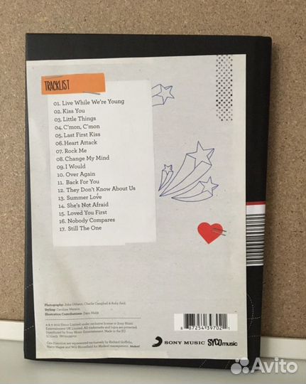 Книга One Direction yearbook + CD диск