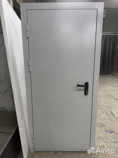 Двери противопожарные/технические новые