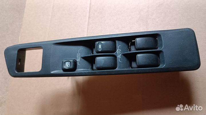 Блок управления стеклоподъемниками Паджеро Ио