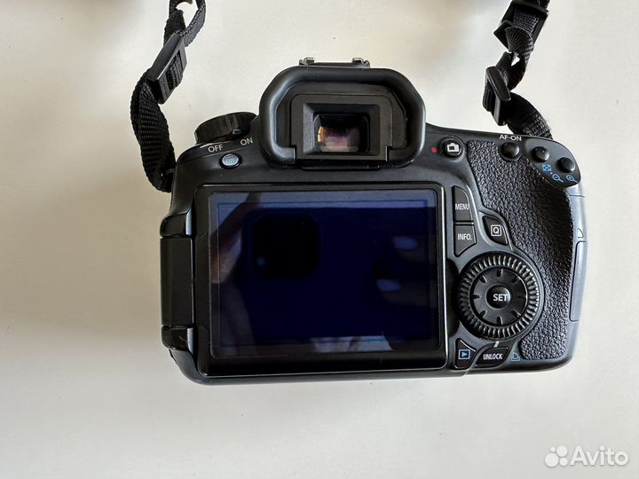 Зеркальный фотоаппарат canon 60d. бу