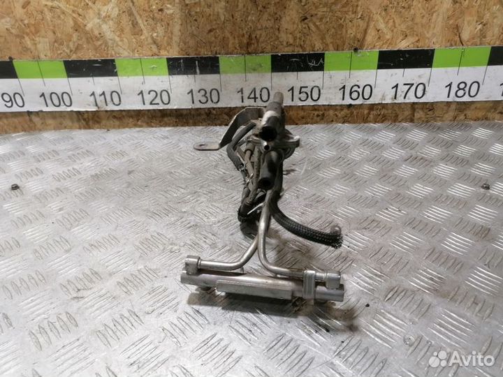 Рейка топливная рампа Subaru Forester S11