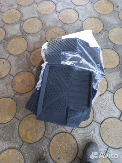 Автомобильные коврики на Гранту