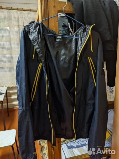 The North Face ветровка