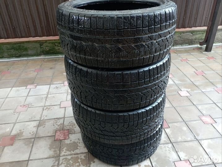 Marshal I'Zen RV KC15 275/40 R20 W