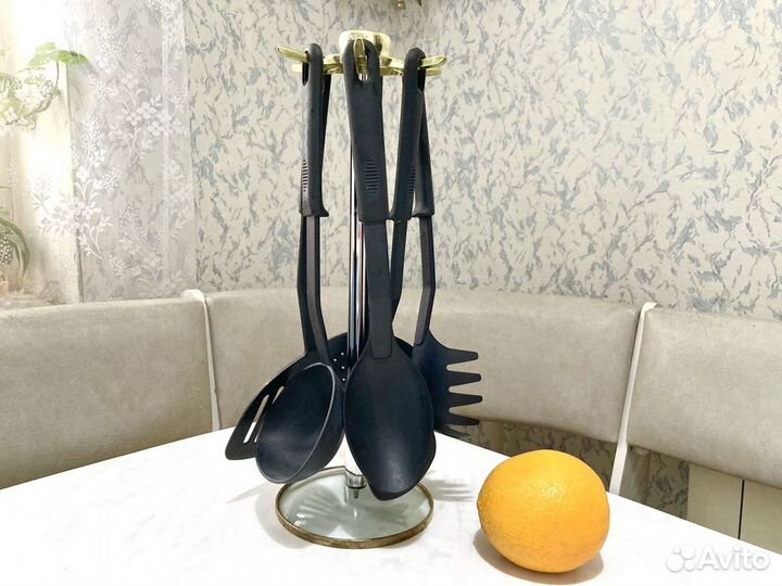 Кухонный набор на подставке