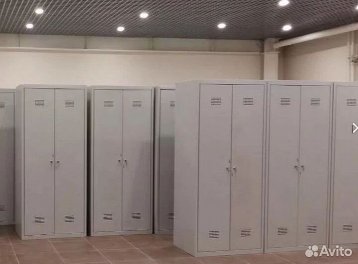Шкаф металлический для одежды