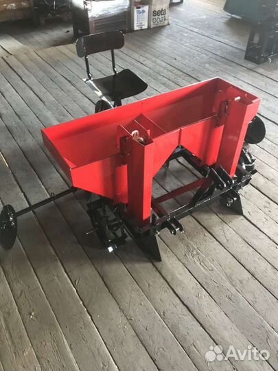 Картофелесажалка для минитракторов