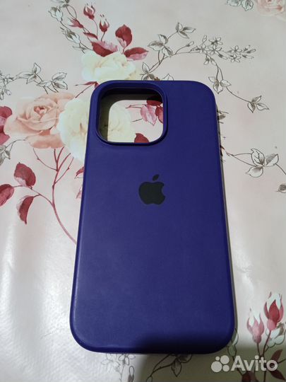 Чехлы iPhone 14 Pro