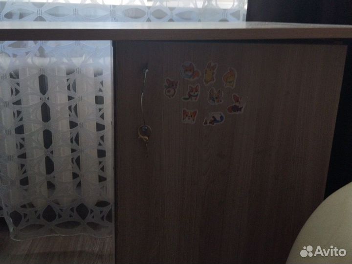 Письменный стол для школьника на двоих бу