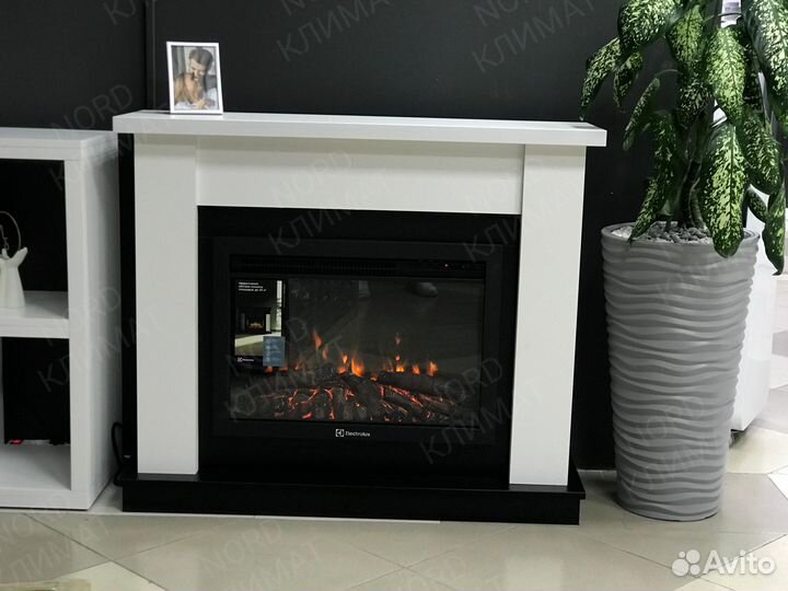 Камин Canto белый + Очаг Electrolux EFP\P-2520LS