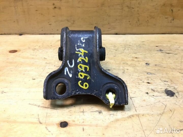 Подушка двигателя правая Honda Integra DB6 ZC 1996