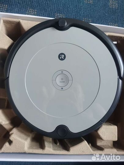 Робот-пылесос iRobot Roomba 698 серебристый