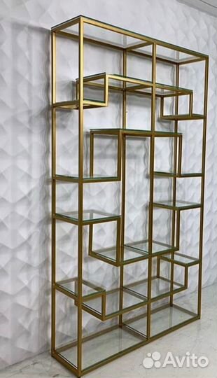 Стеллаж из металла и стекла для интерьера