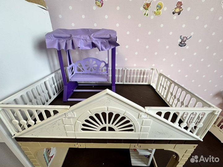 Кукольный дом с мебелью