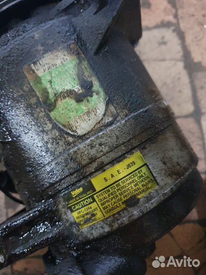 Компрессор кондиционера Volvo V50 B5244S 2008