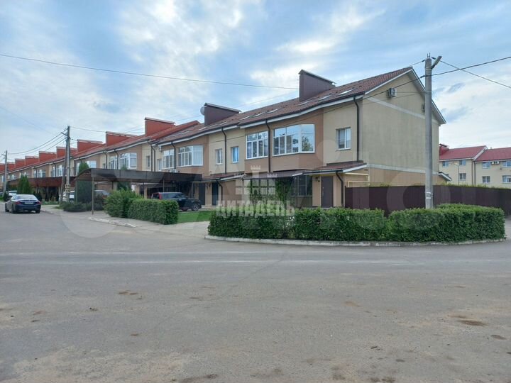 Таунхаус 247 м² на участке 4 сот.