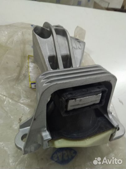 Подушка двигателя Renault Megane 3