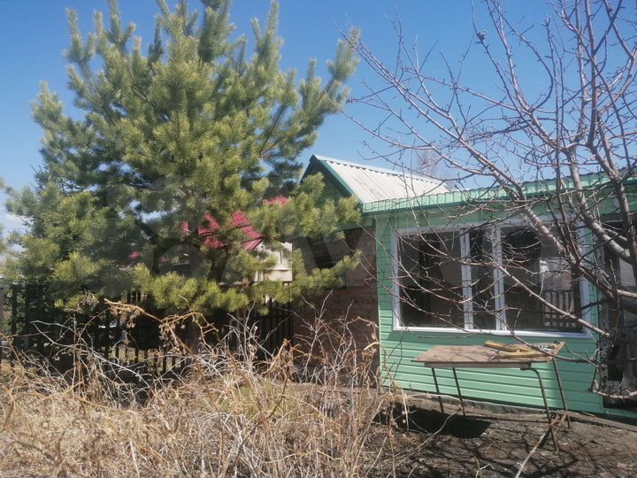 Дача 20 м² на участке 10 сот.