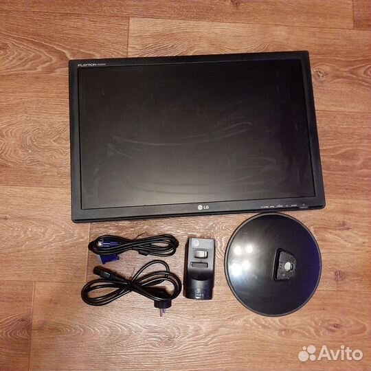 Монитор LG Flatron W2242S