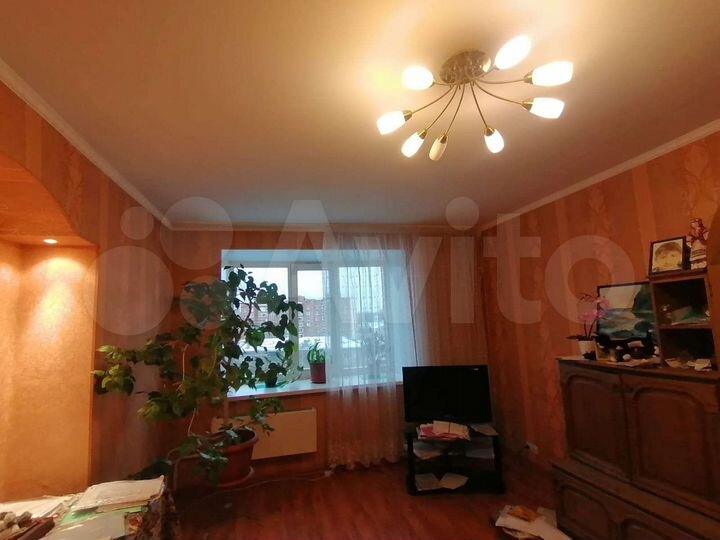 3-к. квартира, 82 м², 8/10 эт.