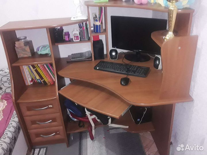 Компьютерный стол IKEA