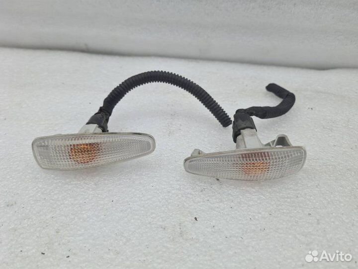 Повторитель поворота на крыле передний Mitsubishi