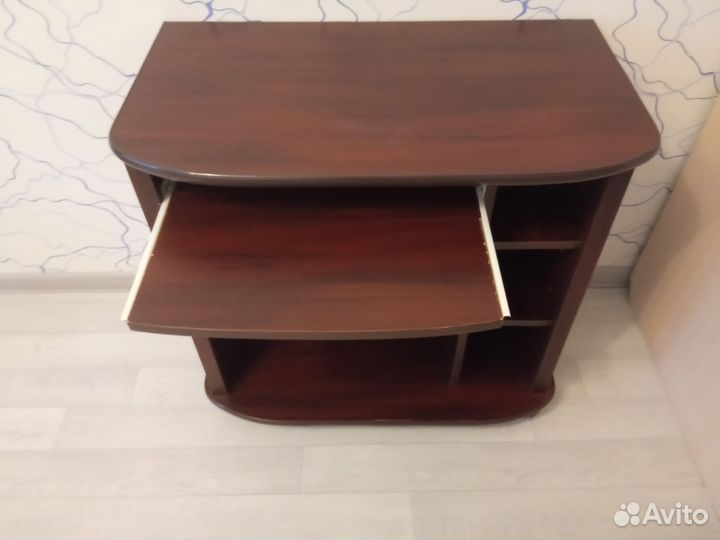 Тумба под компьютер