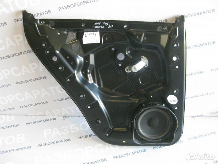 Кронштейн двери задний левый Volkswagen Touareg