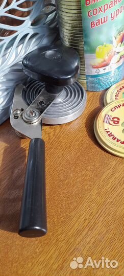 Закаточная машинка для жестяных банок