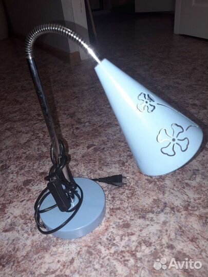 Лампа настольная