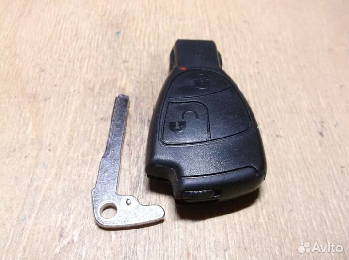 233.221.011F Mercedes чип ключ 
