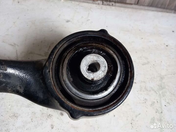 Рычаг правый Range rover sport l494