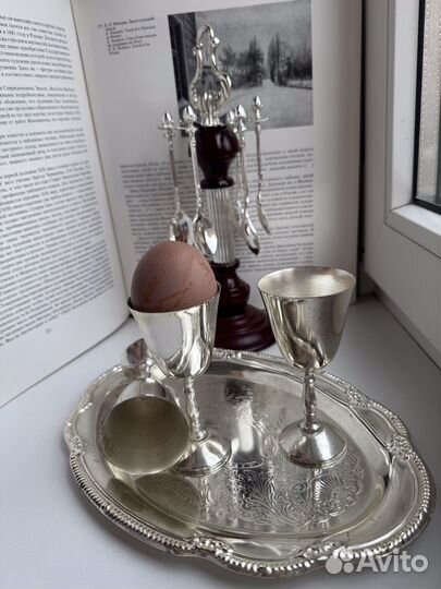 Подставка для яйца и поднос