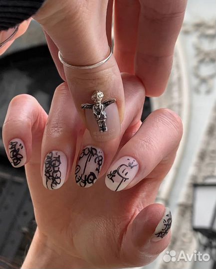 Маникюр и педикюр пилками в центре Москвы