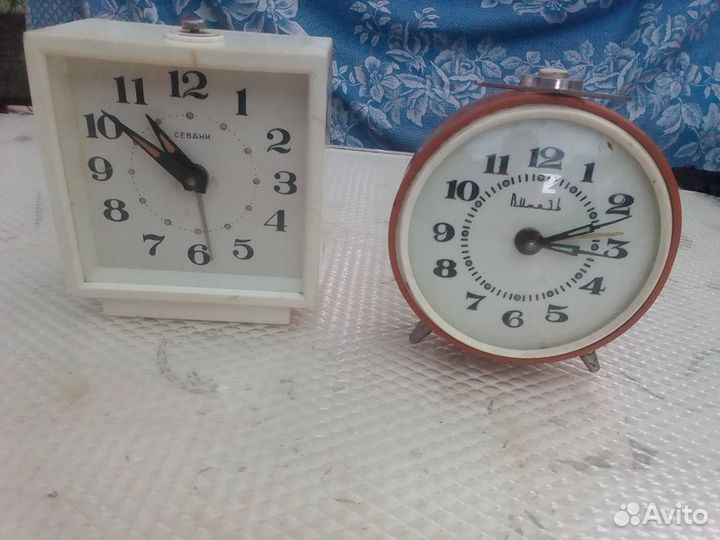 Часы будильник СССР