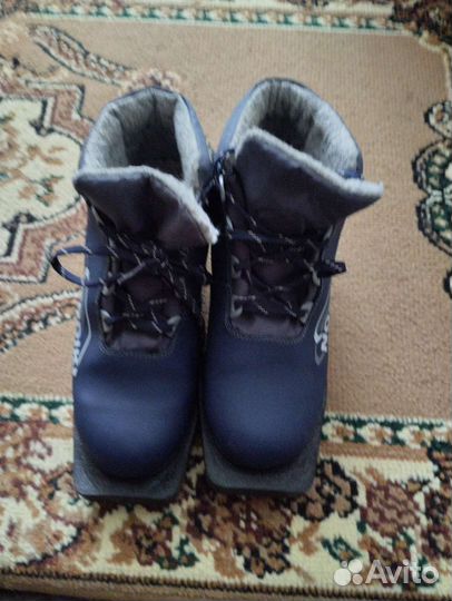 Лыжные ботинки