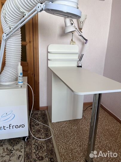 Маникюрный стол складной