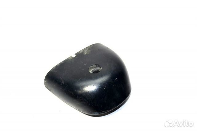 Накладка кронштейна бокового зеркала нижнего левог