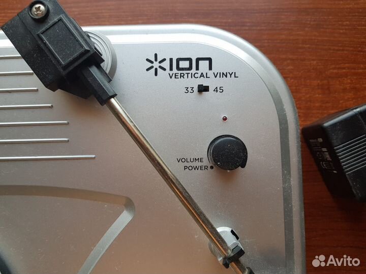 Проигрыватель винила ION audio vertical vinyl