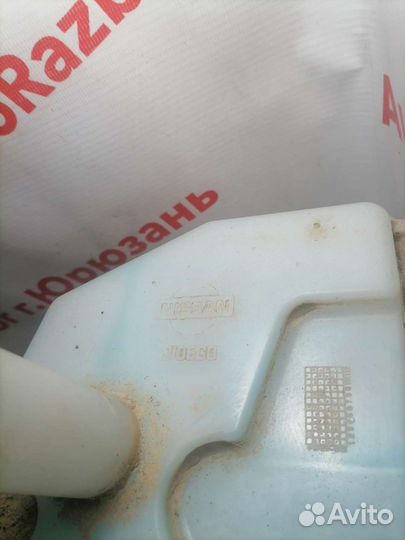 Бачёк омывателя Nissan Bluebird U14