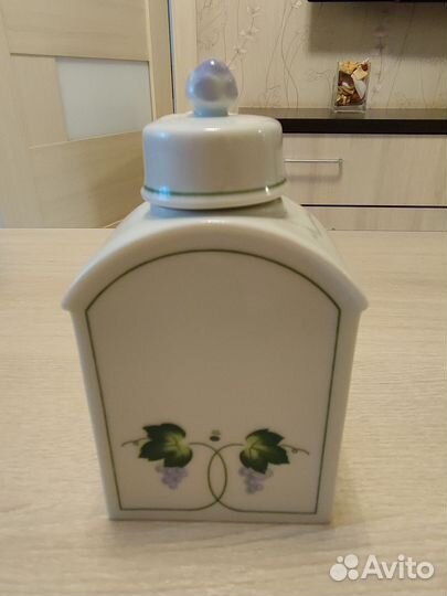 Чайница фарфоровая