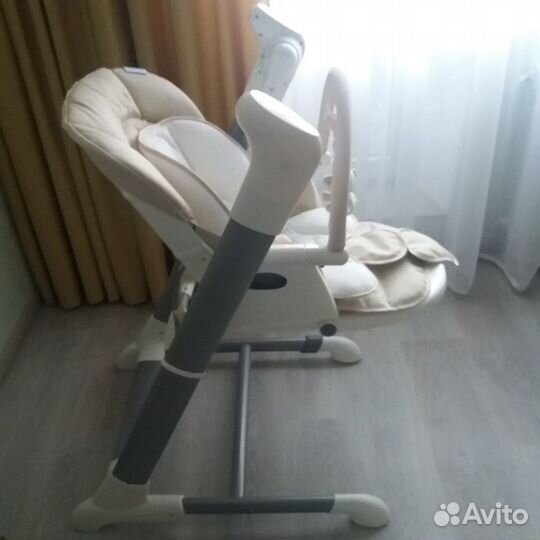 Стульчик для кормления и качели