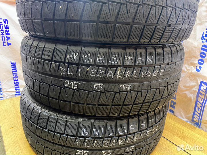 Bridgestone Blizzak Revo GZ 215/55 R17 94S