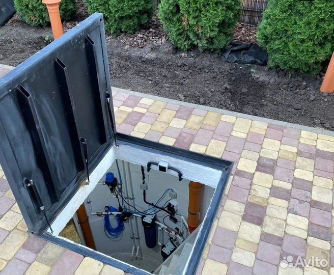 Люк под брусчатку