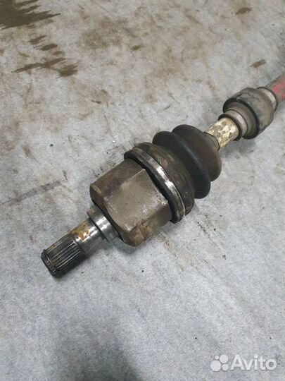 Привод, полуось передний левый Hyundai Sonata EF